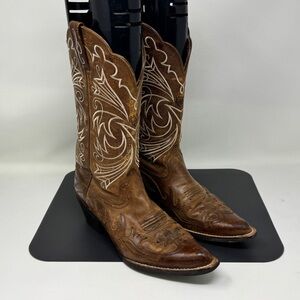 Ariat cowgirl boots 10005920 wear on rip on shaft peeling inside